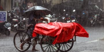 Low pressure area likely over Bay of Bengal on Oct 23 as northeast monsoon strengthens