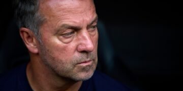 Champions League: FC Barcelona call youngsters into squad for PSG game