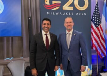 Canada urges US to work together on autos