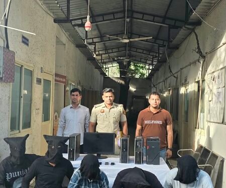 Delhi Police bust two fake job placement call centres near Shadipur metro station; 11 held