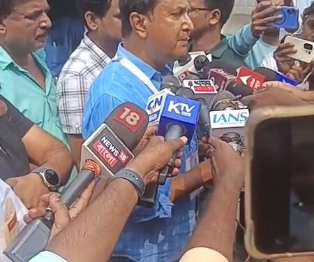 Bengal bypolls: Cong candidate stages sit-in, seeks repolling at Rejinagar