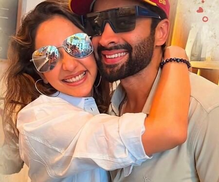 Jackky Bhagnani calls himself lucky to have Rakul Preet Singh in his life, says she is his ‘cheerleading squad of one’