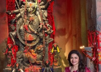 Bhagyashree celebrates nine forms of Maa Durga as she seeks blessings on Navratri