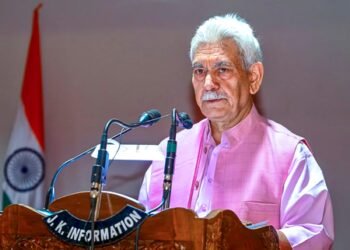 J&K L-G congratulates GMC Srinagar for advancing internal medicine conference