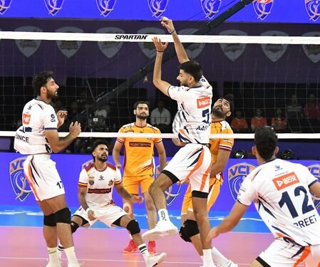 VCL: Ayodhya Garjan dominate Emperia Marathas, Haryana Hurricanes edge Hoogly Hitters