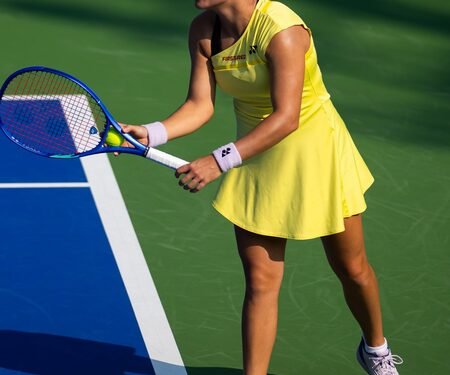 Shnaider beats Muchova to sail into Wuhan QFs