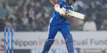1st T20I: Deepti, Niki rescue India from 19/4, beat Zimbabwe by four wickets
