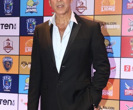 When Akshay Kumar revealed that his father is the only influence in his life