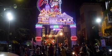Several major Durga Puja organisers in Kolkata temporarily shut pandals for public viewing