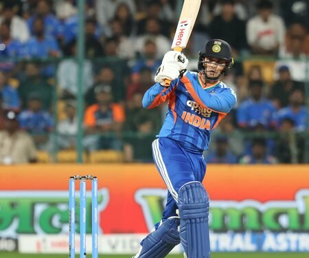 Abhishek was a bit below par by his standards: Aakash Chopra