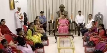 Karnataka Guv Sudha Yadav celebrates Navaratri with underprivileged girls, performs Kanya Pujan at Lok Bhavan