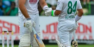 Boland strikes twice on return before rain brings early end to day one of second Test