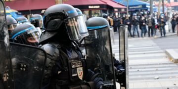 France records 135 arrests during demonstrations by early Saturday afternoon