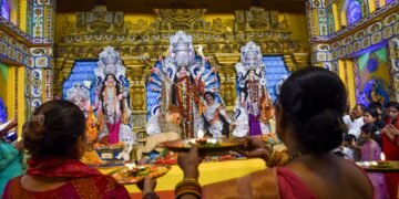 Navratri Day-9: Devotees throng temples across nation, seek blessings of Goddess Durga