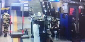 Suspicious passenger apprehended at Delhi’s Jama Masjid Metro Station after trying to flee during screening