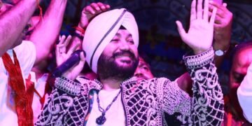 Daler Mehndi confronted by Uttarakhand Minister Subodh Uniyal: Bol toh jaa nahi raha