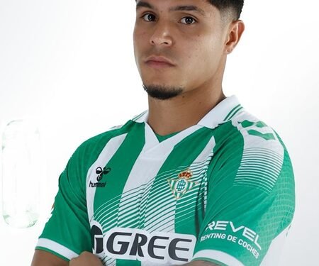 Betis’ Colombian striker Hernandez suffers calf injury