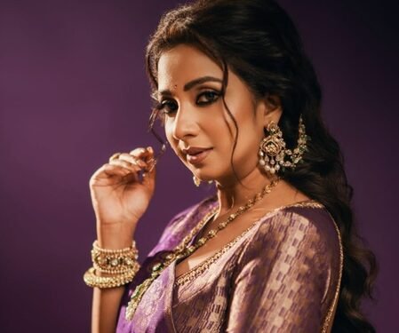 Shreya Ghoshal shares why this year’s Durga Puja performance was special