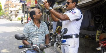 Kolkata police register 726 traffic violation cases on Ashtami night
