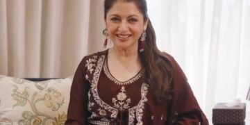 Bhagyashree urges people to burn inner evils along with Ravan this Dussehra