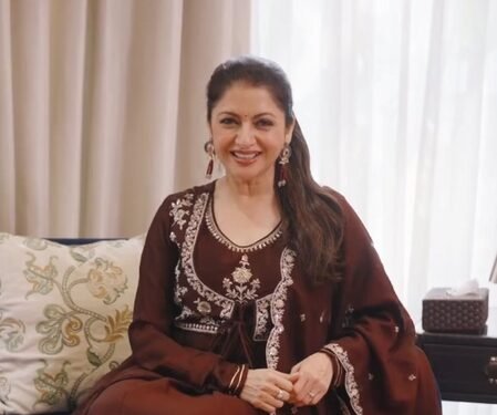 Bhagyashree urges people to burn inner evils along with Ravan this Dussehra