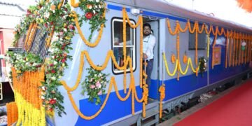 Chhattisgarh: Train reaches Raoghat for first time since Independence
