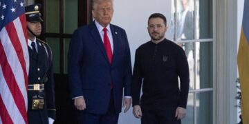 Trump warns Zelensky to make deal with Russia