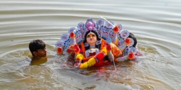 UP: Noida to witness 122 Durga idol immersions today; 2,500 police personnel deployed