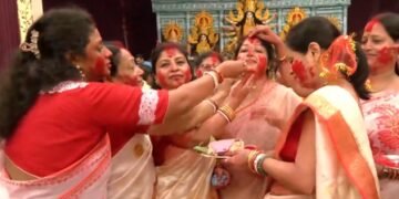 Women celebrate ‘Sindoor Khela’ in Delhi, Bengal, Tripura on Vijaya Dashami