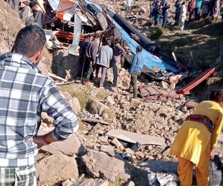 Two killed, 15 injured in J&K’s Udhampur road accident (Lead)