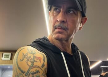 Ronit Bose Roy returns to the gym to get rid of all those festive calories