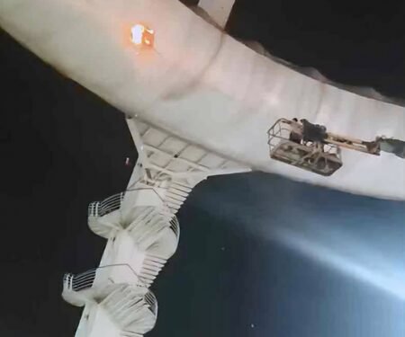 Bengal: Hanging restaurant catches fire, customers evacuated safely