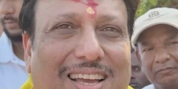 Govinda celebrates Dussehra at Jagannath Temple, offers prayers for his children