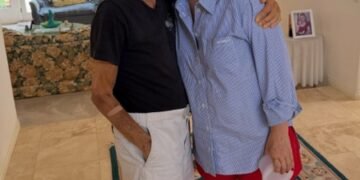 Alicia Silverstone celebrates father’s 93rd birthday, shares heartwarming moments with him
