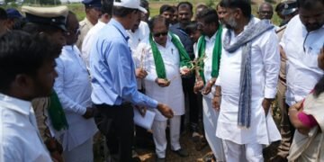 Karnataka Dy CM writes to PM Modi, HM seeking Rs 20,585 crore drought relief from Centre
