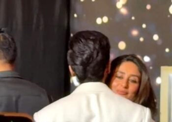 Exes Kareena Kapoor & Shahid Kapoor hug each other during IIFA press conference