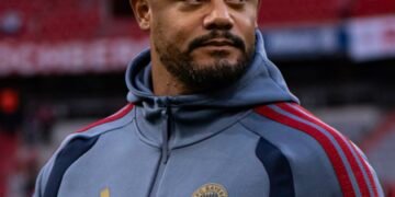 Bayern Munich manager Vincent Kompany collapses after training session, taken to hospital