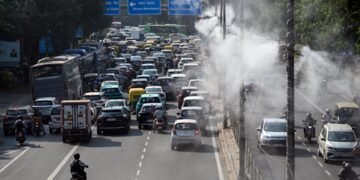 Delhi to bar non-BS-VI vehicles from outside city from Nov 1 as pollution curbs kick in
