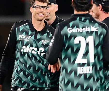 2nd T20I: Could easily have been 2-0 up, rues NZ skipper Santner after India’s heist at Hagley Oval