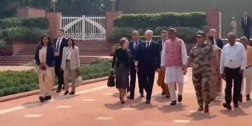 Russian State Duma Speaker pays tribute to Mahatma Gandhi at Rajghat
