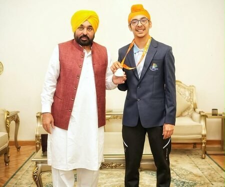 Punjab CM Mann congratulates Jagsher Singh on BWF Junior Worlds bronze