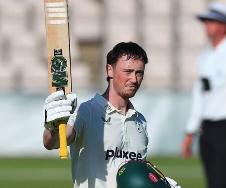 Adam Hose signs new three-year deal to extend Worcestershire stay until 2029