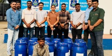 Gujarat cops raid flat, seize 243 kg of narcotics worth Rs 1.21 crore