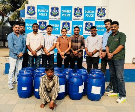 Gujarat cops raid flat, seize 243 kg of narcotics worth Rs 1.21 crore