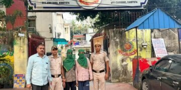 Delhi Police solves robbery case; two arrested, juvenile apprehended