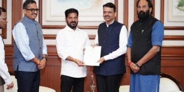 Maharashtra CM agrees to consider Telangana’s request on Tummidihatti Barrage
