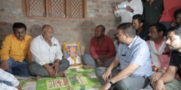 MP: Congress extends Rs 50,000 aid to kin of alleged spurious liquor victims in Dewas