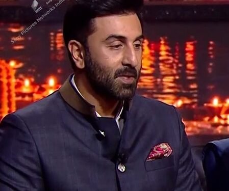 Ranbir Kapoor recalls Amitabh Bachchan’s ‘aura’ on ‘Ajooba’ sets, says he couldn’t look into eyes of Big B & Rishi Kapoor