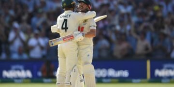 Carey, Head honoured with Adelaide mural ahead of Christmas Test