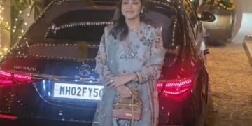 Gauri Khan makes solo appearance without Shah Rukh Khan at Anil Kapoor-Sunita Kapoor’s Karwa Chauth celebrations